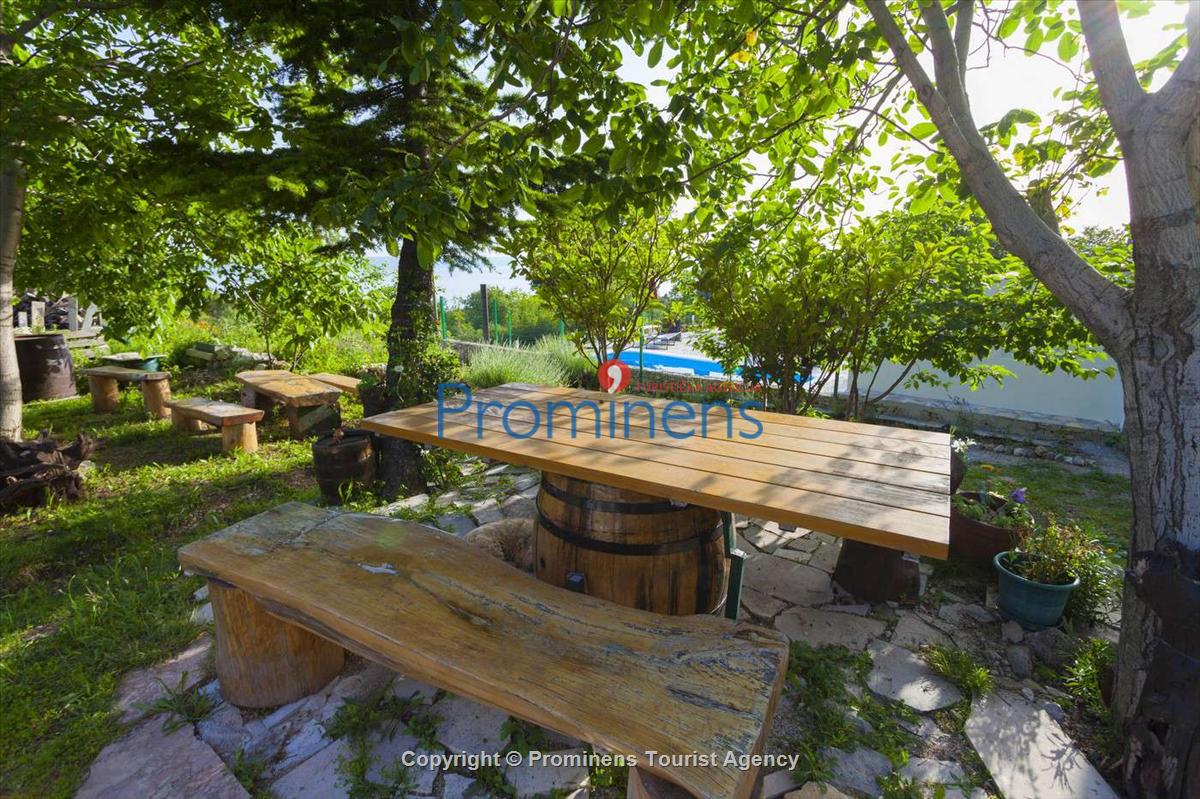 Ferienhaus Ljubini dvori mit Pool in Tučepi Makarska Riviera mieten