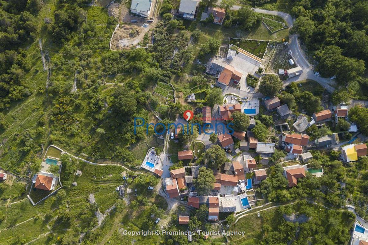 Ferienhaus Ljubini dvori mit Pool in Tučepi Makarska Riviera mieten