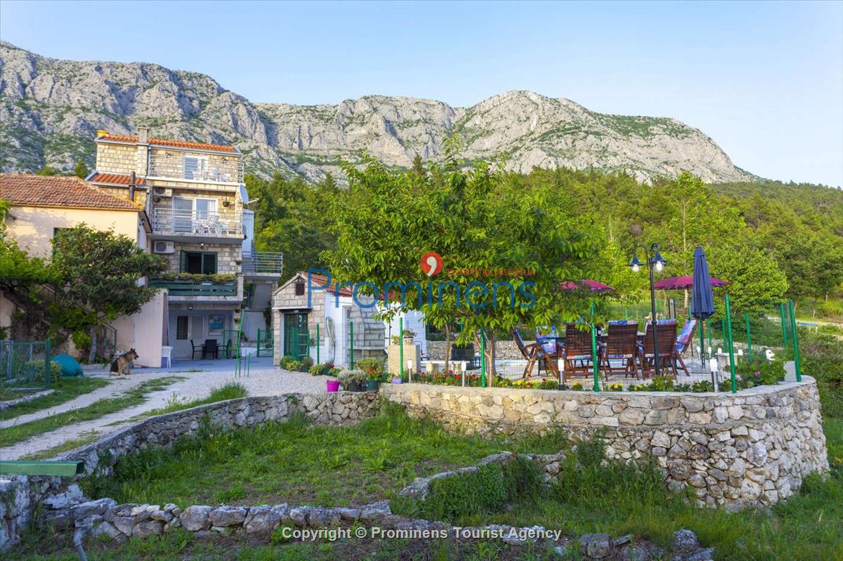 Ferienhaus Ljubini dvori mit Pool in Tučepi Makarska Riviera mieten