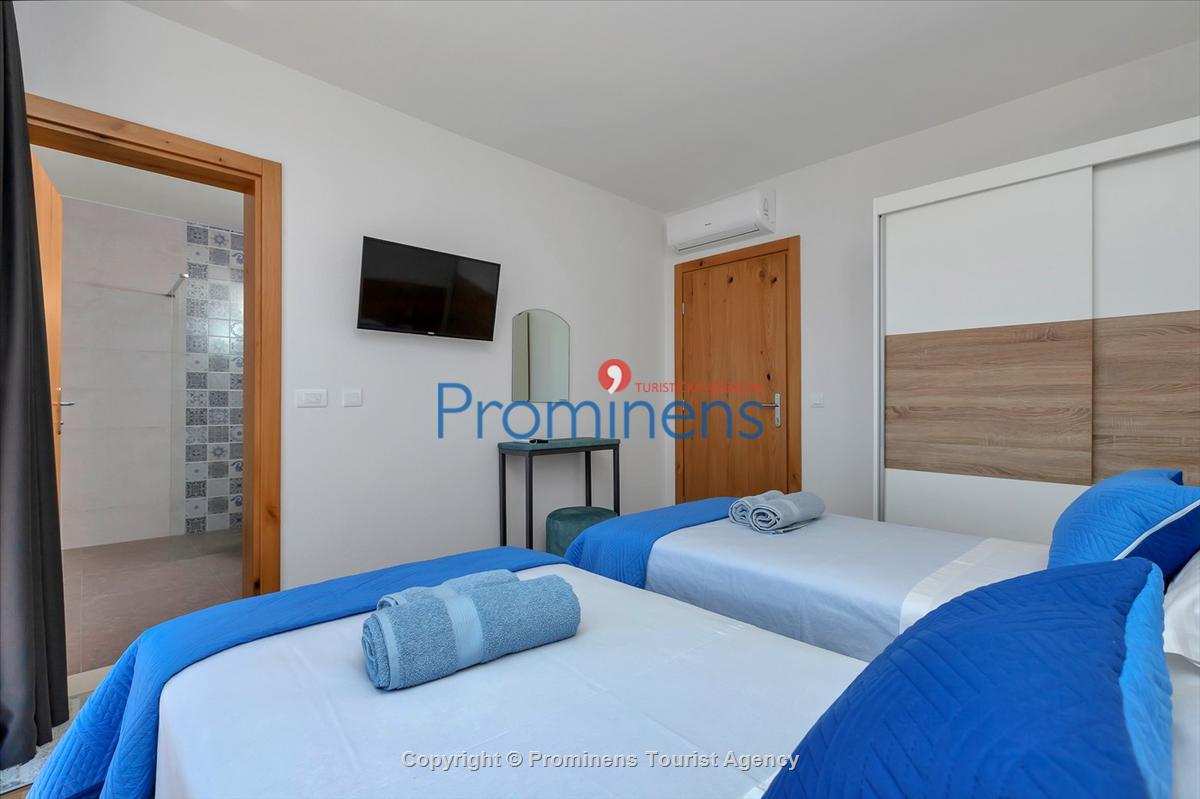 Ferienhaus Villa SMART mit Pool in Makarska - Drei Schlafzimmer und Meerblick