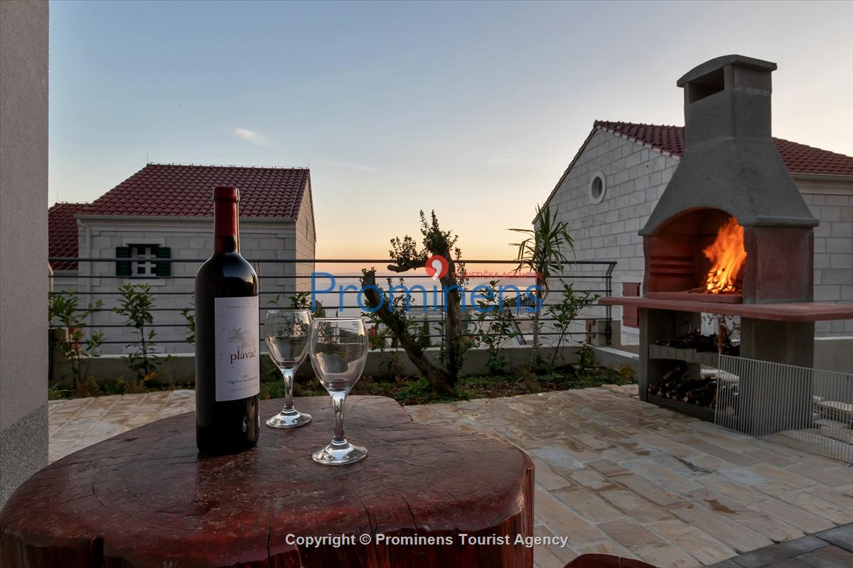 Ferienhaus Villa SMART mit Pool in Makarska - Drei Schlafzimmer und Meerblick