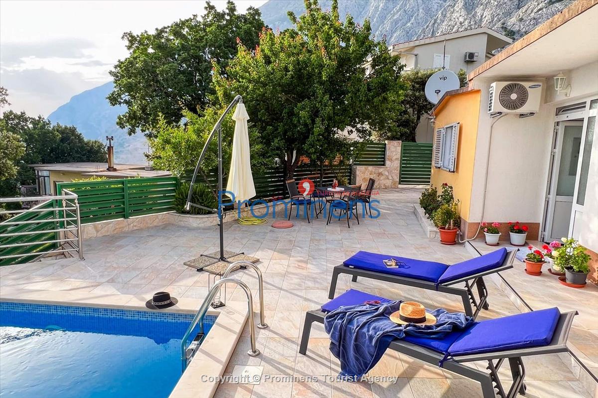 Ferienhaus Giran mit Pool und Meerblick in Bast  Makarska Riviera  Dalmatien;  Kroatien, Urlaub