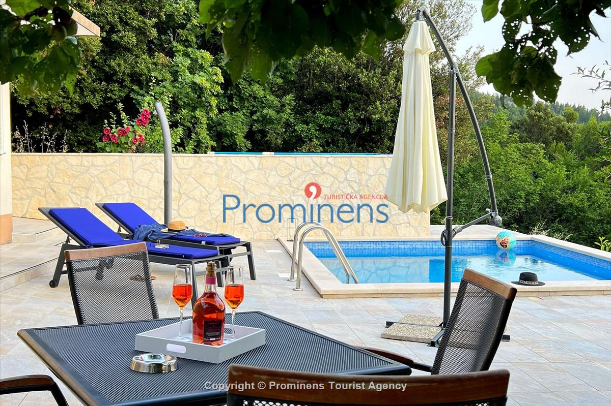 Ferienhaus Giran mit Pool und Meerblick in Bast  Makarska Riviera  Dalmatien;  Kroatien, Urlaub