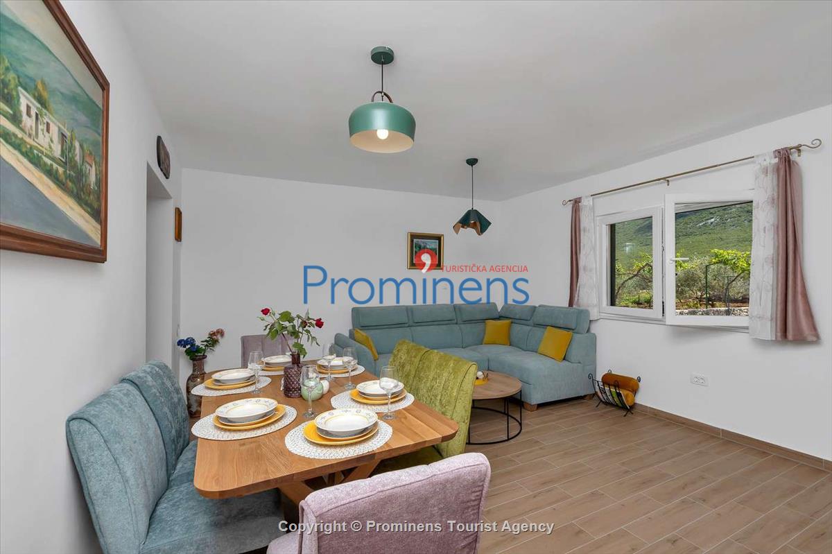 Entspannen Sie in der Ferienvilla Danica an der Makarska Riviera  Urlaub in einer komfortablen  alleinstehenden Villa mit privatem Pool 