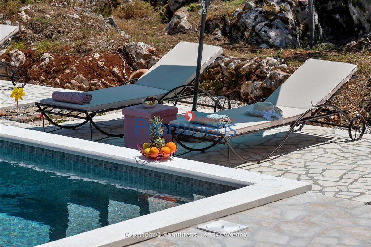 Entspannen Sie in der Ferienvilla Danica an der Makarska Riviera  Urlaub in einer komfortablen  alleinstehenden Villa mit privatem Pool 