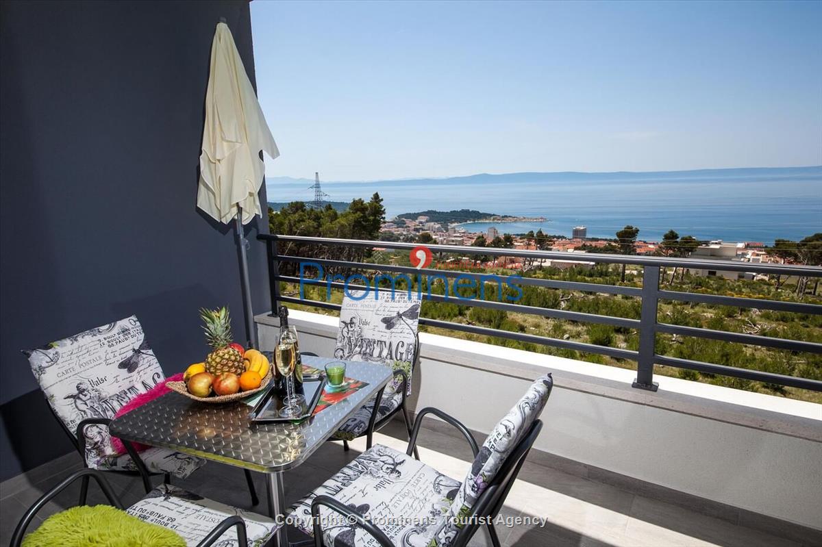 Villa Matic in Makarska with pool and sea view for rent