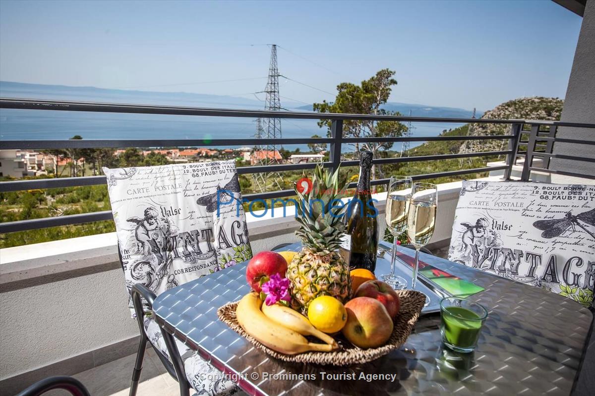 Villa Matic in Makarska with pool and sea view for rent