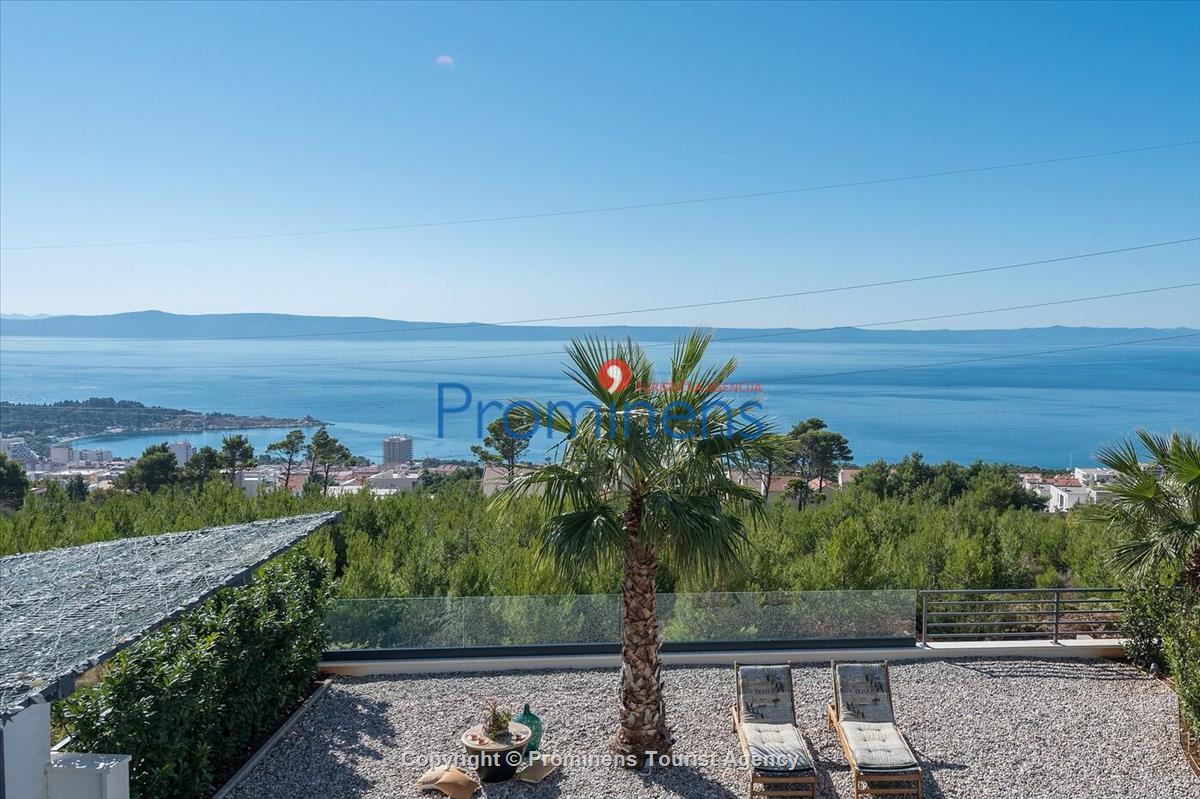 Villa Matic in Makarska with pool and sea view for rent