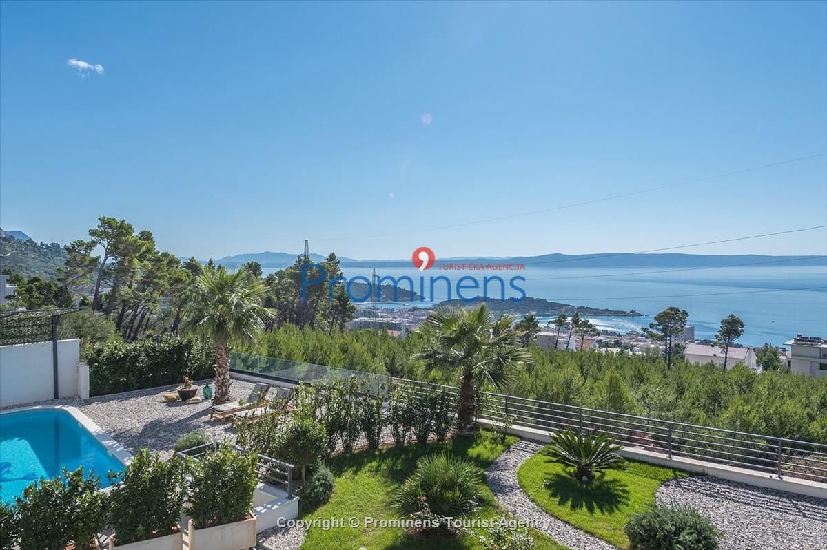 Villa Matic in Makarska with pool and sea view for rent