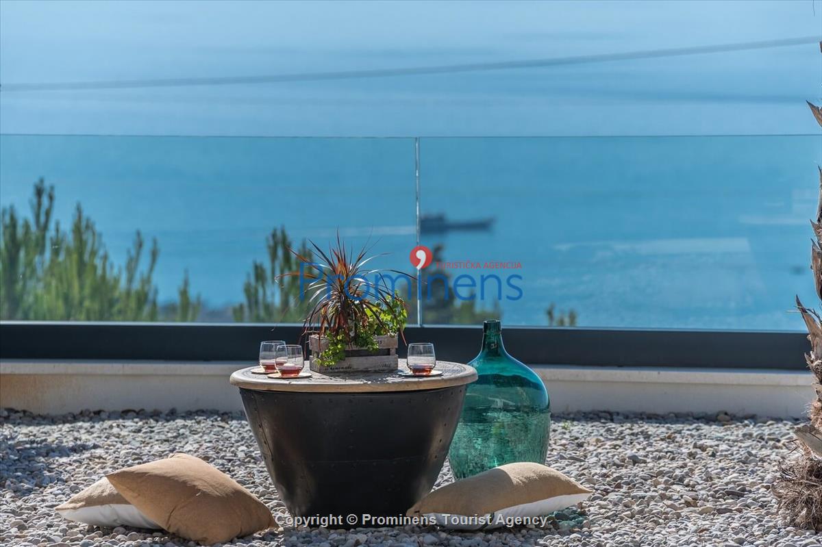 Villa Matic in Makarska with pool and sea view for rent