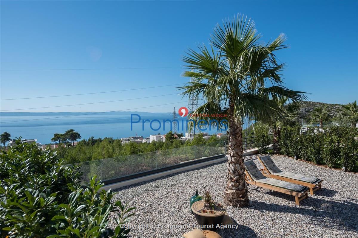 Villa Matic in Makarska with pool and sea view for rent