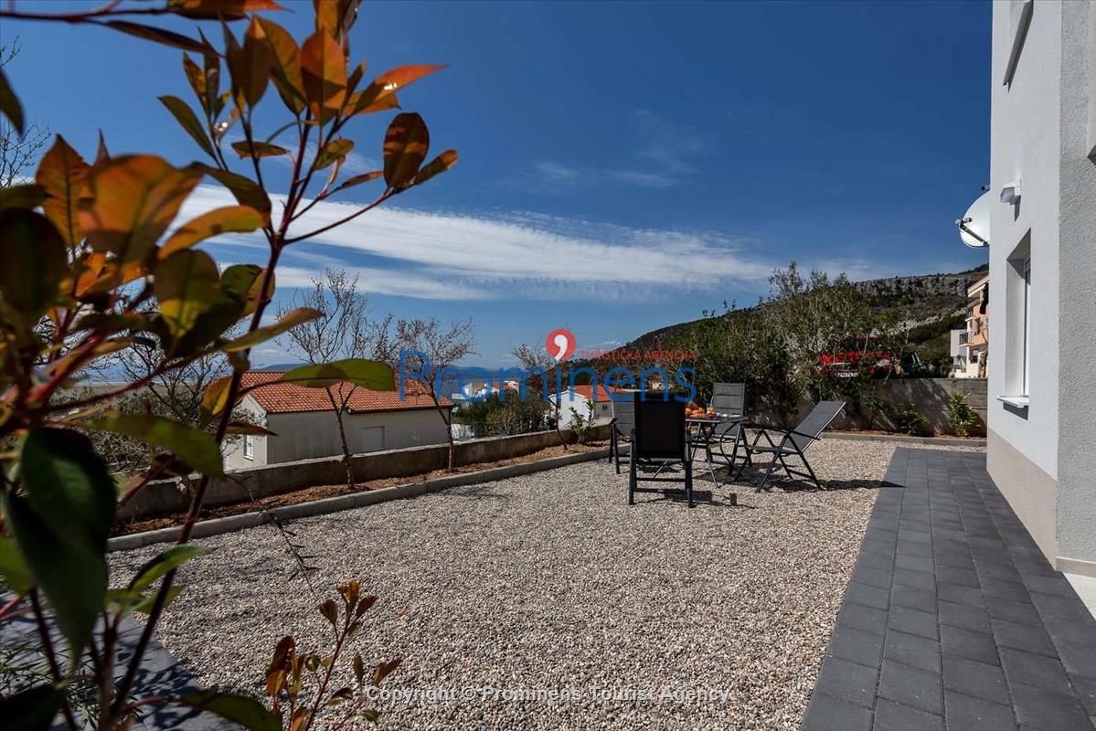 Holiday home L&B makarska