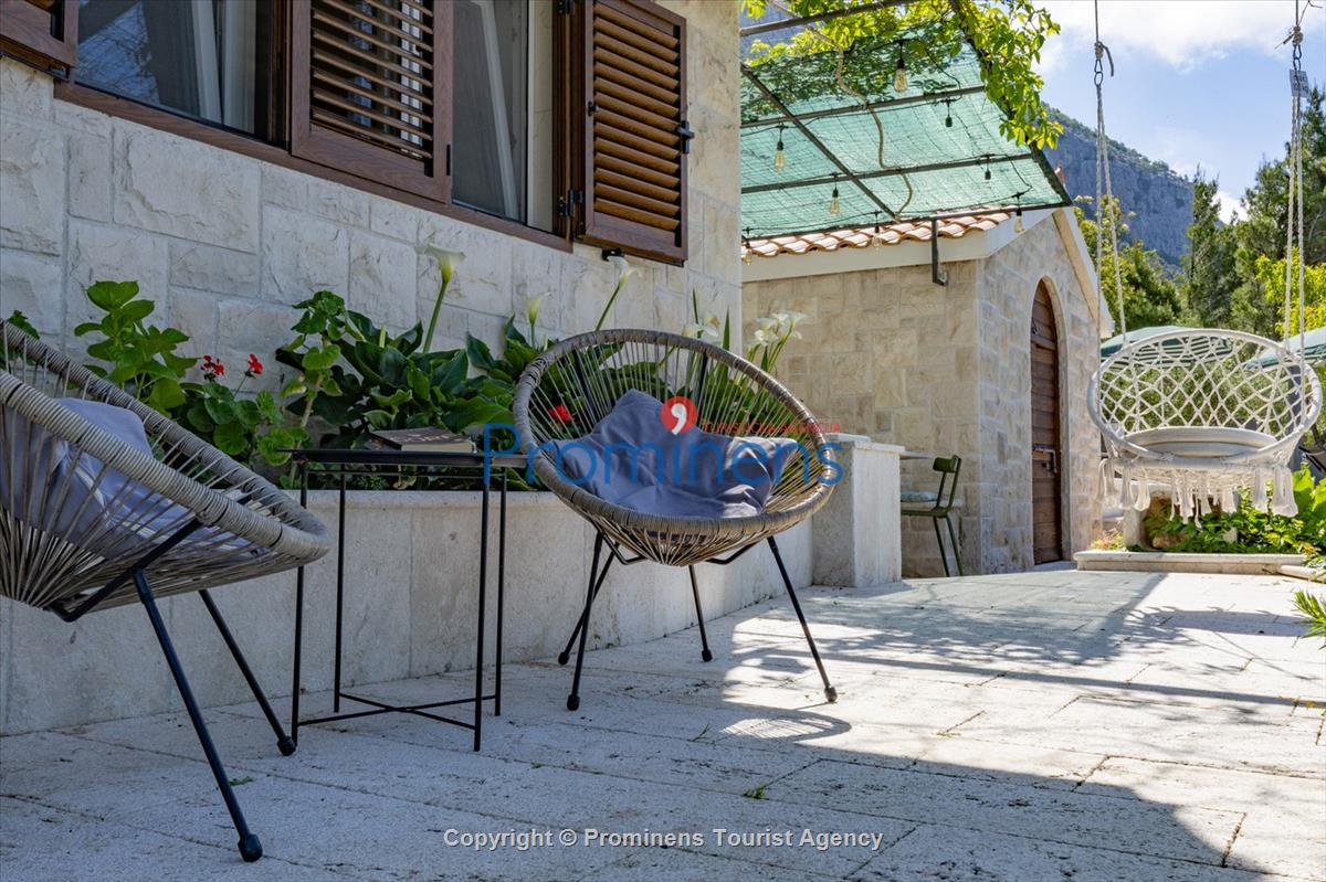Alleinstehende Villa Kety mit Pool in Makarska, Atemberaubende Natur, Meerblick und beheizter Pool