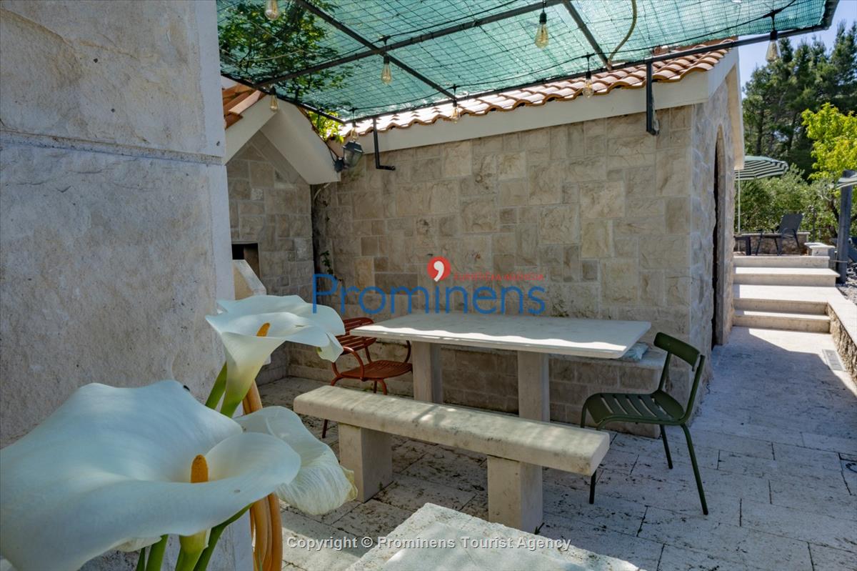 Alleinstehende Villa mit Pool in Makarska, Atemberaubende Natur, Meerblick und beheizter Pool