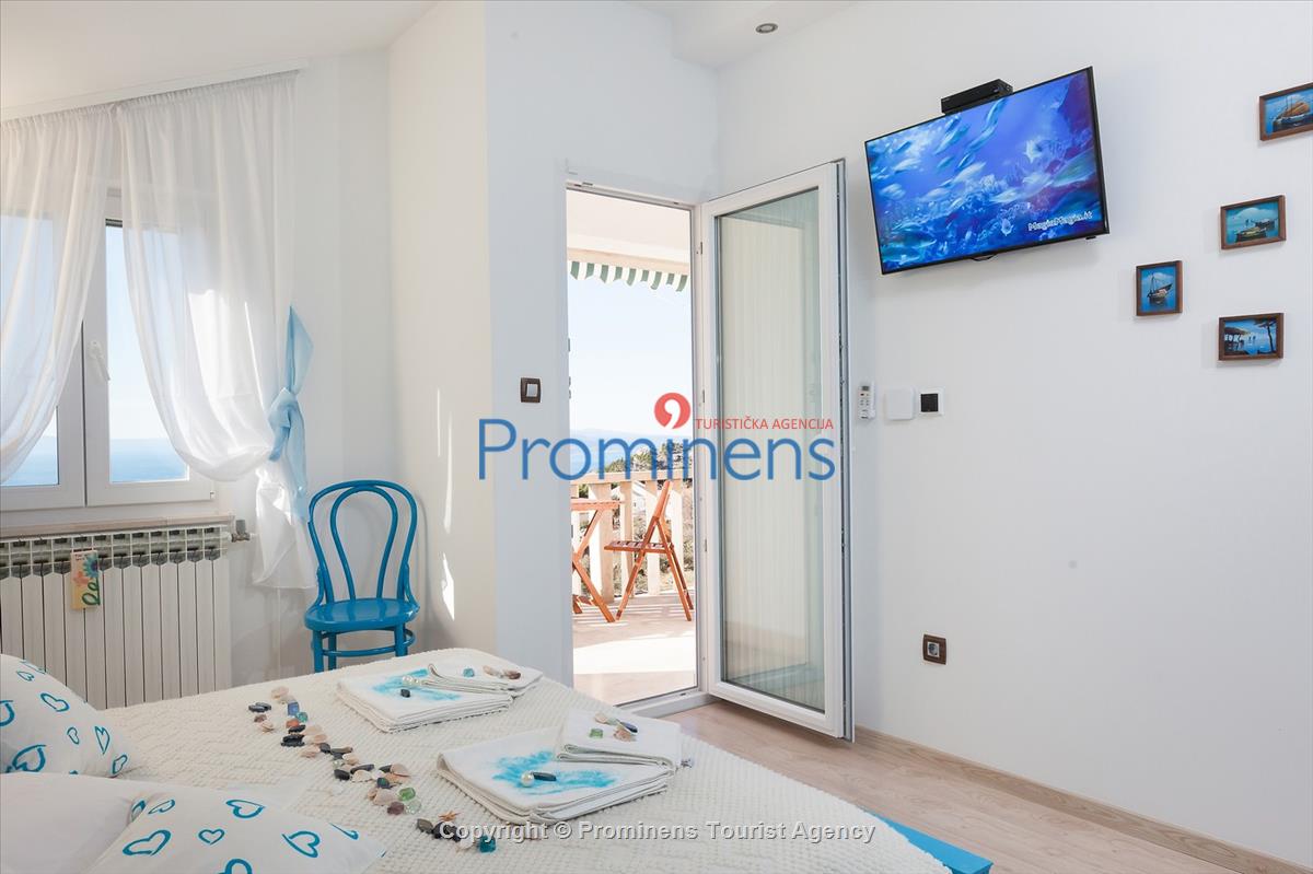 Alleinstehende Villa Kety mit Pool in Makarska, Atemberaubende Natur, Meerblick und beheizter Pool