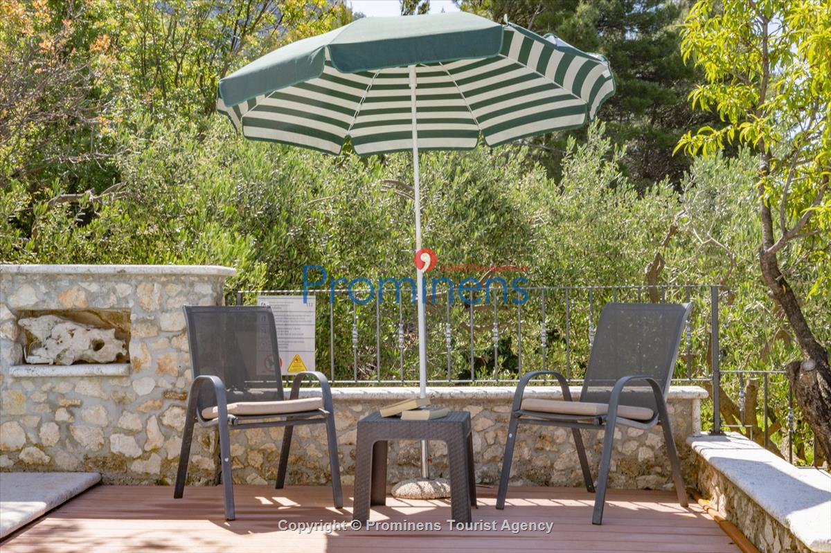 Alleinstehende Villa Kety mit Pool in Makarska, Atemberaubende Natur, Meerblick und beheizter Pool