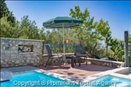 Alleinstehende Villa Kety mit Pool in Makarska, Atemberaubende Natur, Meerblick und beheizter Pool