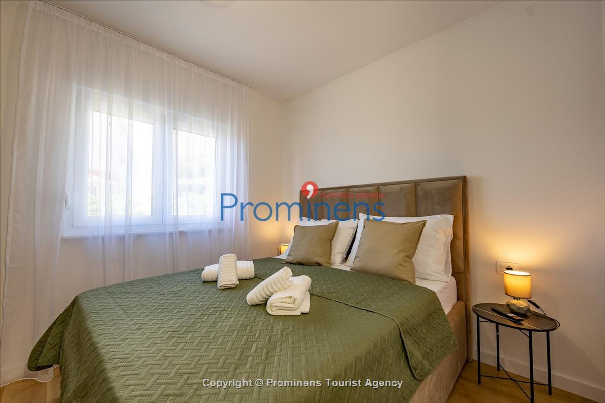 Ferienwohnung Maslina in Makarska – eine komfortable Unterkunft mit zwei Schlafzimmern, Balkon und Aufzug