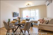 Ferienwohnung Maslina in Makarska – eine komfortable Unterkunft mit zwei Schlafzimmern, Balkon und Aufzug