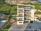 Ferienwohnung Lavanda in Makarska – eine komfortable Unterkunft mit zwei Schlafzimmern, Balkon und Aufzug