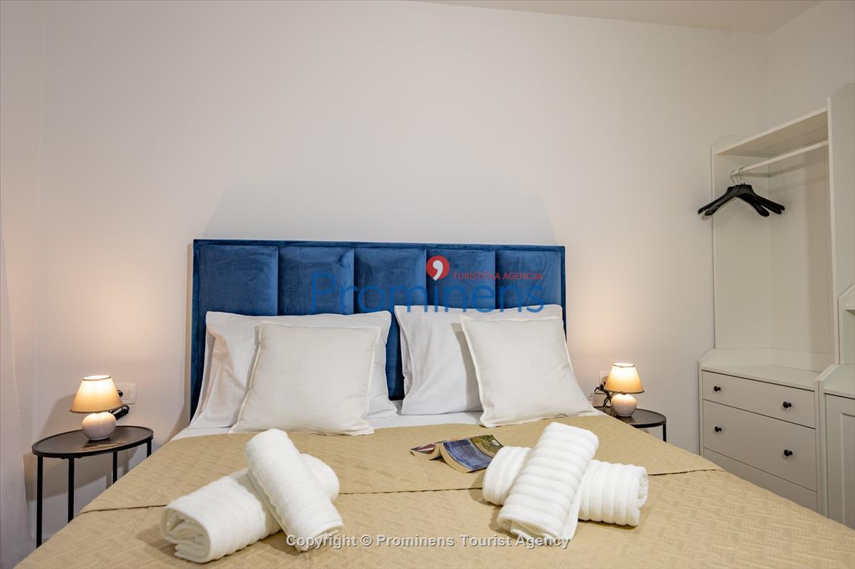 Ferienwohnung Makar in Makarska – eine komfortable Unterkunft mit zwei Schlafzimmern, Balkon und Aufzug