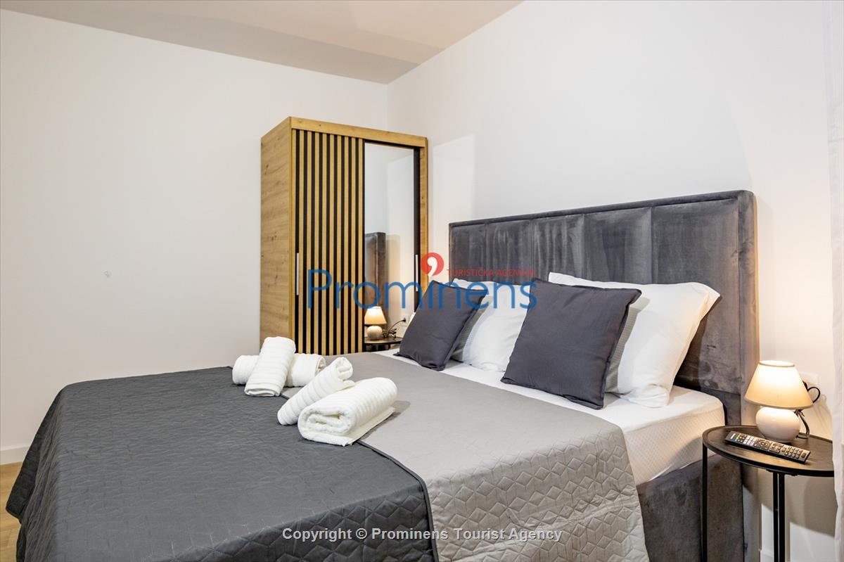 Ferienwohnung Makar in Makarska – eine komfortable Unterkunft mit zwei Schlafzimmern, Balkon und Aufzug