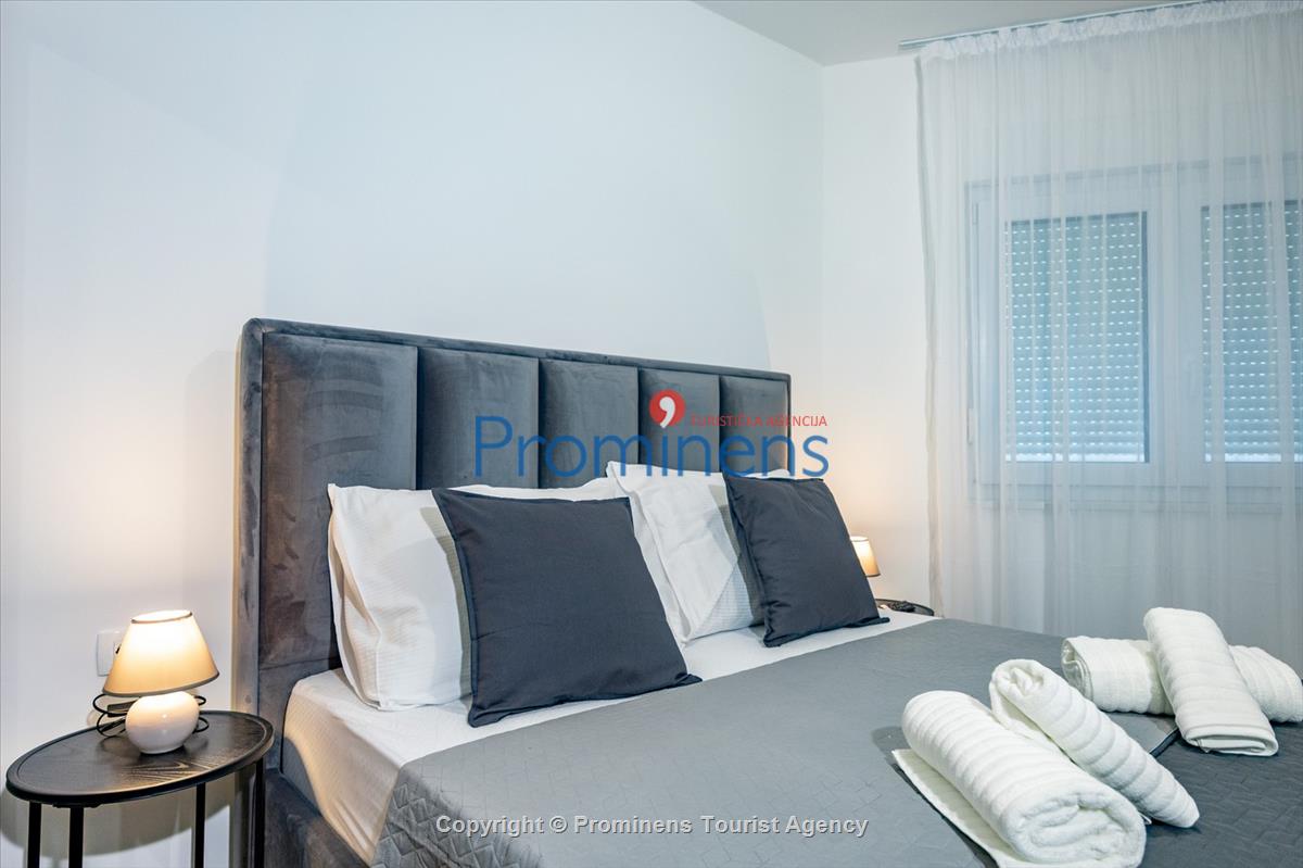 Ferienwohnung Makar in Makarska – eine komfortable Unterkunft mit zwei Schlafzimmern, Balkon und Aufzug