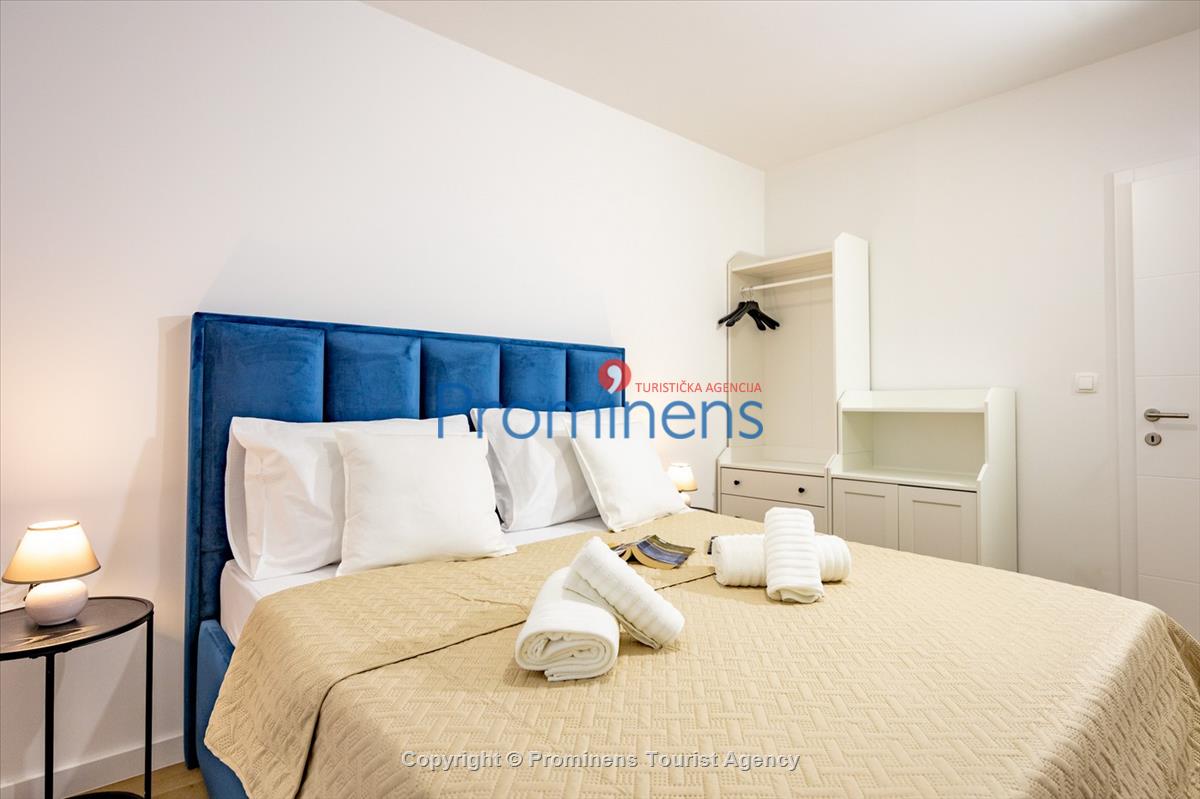 Ferienwohnung Makar in Makarska – eine komfortable Unterkunft mit zwei Schlafzimmern, Balkon und Aufzug