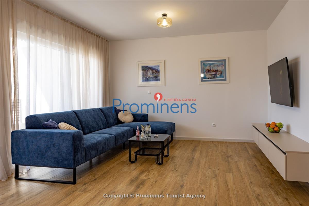 Ferienwohnung Makar in Makarska – eine komfortable Unterkunft mit zwei Schlafzimmern, Balkon und Aufzug
