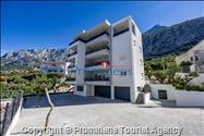 Moderne Ferienwohnung Kotisina mit zwei Schlafzimmern, Balkon und Aufzug in Makarska