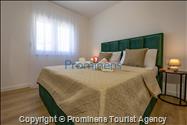 Moderne Ferienwohnung Kotisina mit zwei Schlafzimmern, Balkon und Aufzug in Makarska