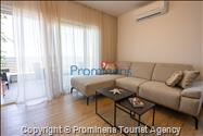 Moderne Ferienwohnung Kotisina mit zwei Schlafzimmern, Balkon und Aufzug in Makarska