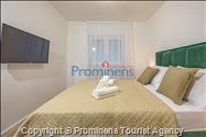 Moderne Ferienwohnung Kotisina mit zwei Schlafzimmern, Balkon und Aufzug in Makarska