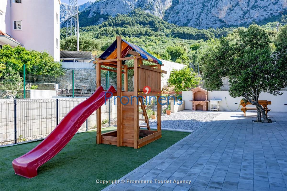 Ferienwohnung Biokovo in Makarska – eine komfortable Unterkunft mit zwei Schlafzimmern, Balkon und Aufzug