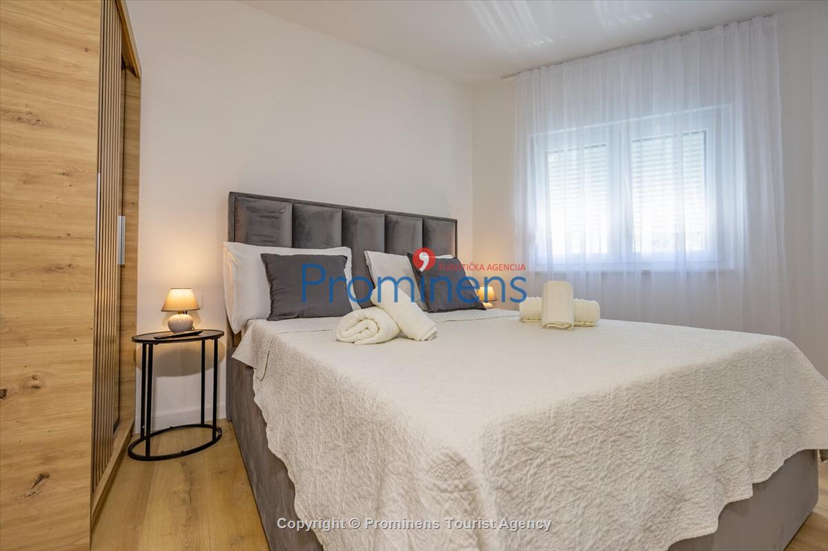 Ferienwohnung Biokovo in Makarska – eine komfortable Unterkunft mit zwei Schlafzimmern, Balkon und Aufzug