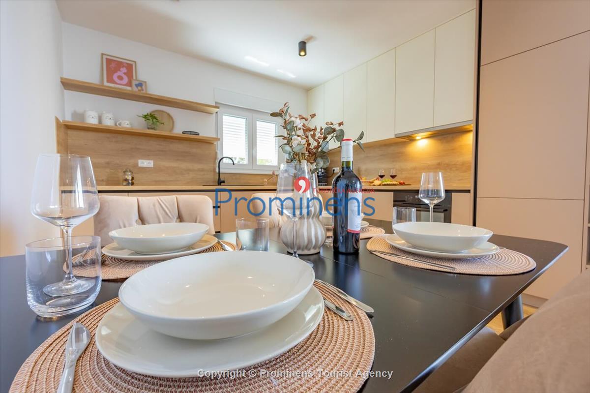 Ferienwohnung Biokovo in Makarska – eine komfortable Unterkunft mit zwei Schlafzimmern, Balkon und Aufzug