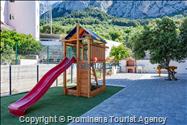 Ferienwohnung Biokovo in Makarska – eine komfortable Unterkunft mit zwei Schlafzimmern, Balkon und Aufzug