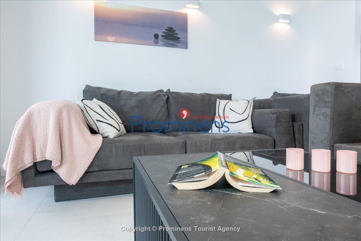 Beachfront Apartment Sunrise Residence Srzić