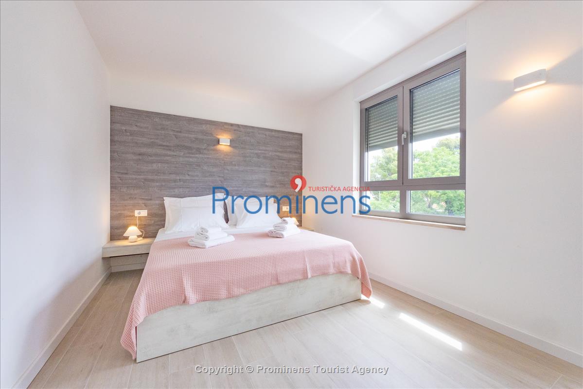 Beachfront Apartment Sunrise Residence Srzić