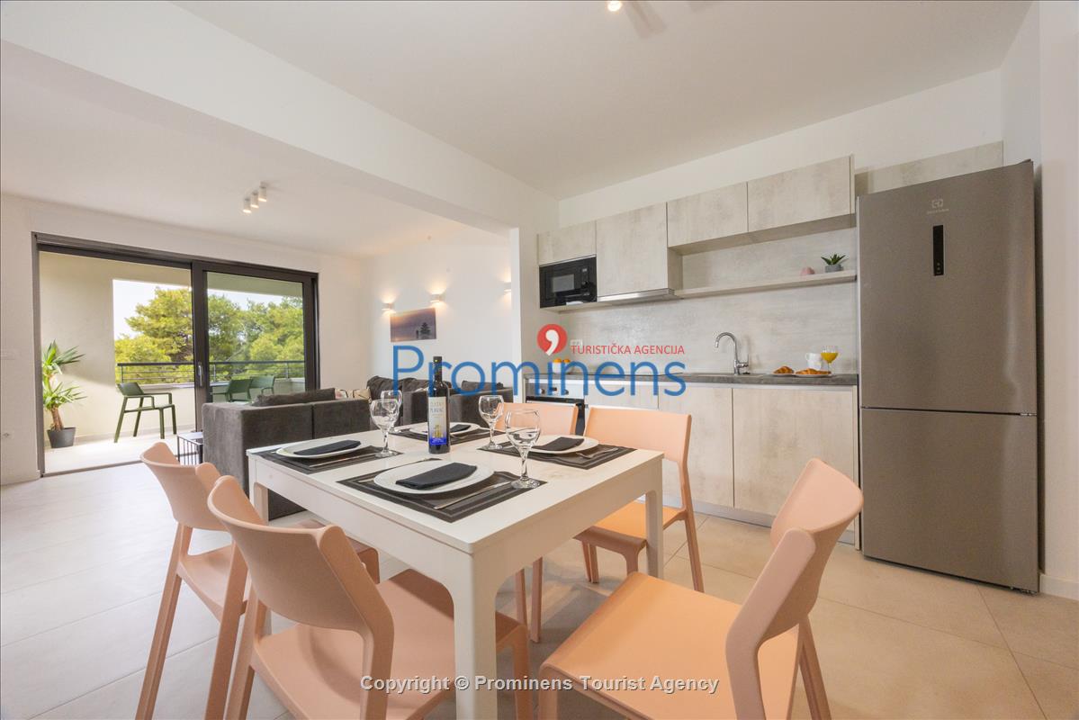 Beachfront Apartment Sunrise Residence Srzić