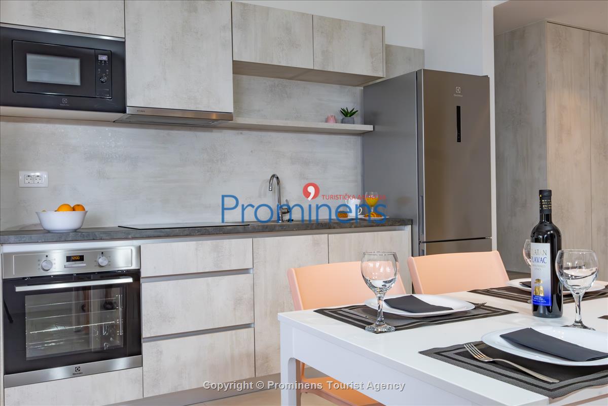 Beachfront Apartment Sunrise Residence Srzić