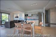Beachfront Apartment Sunrise Residence Srzić