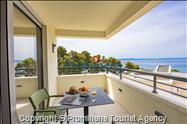 Beachfront Apartment Sunrise Residence Srzić